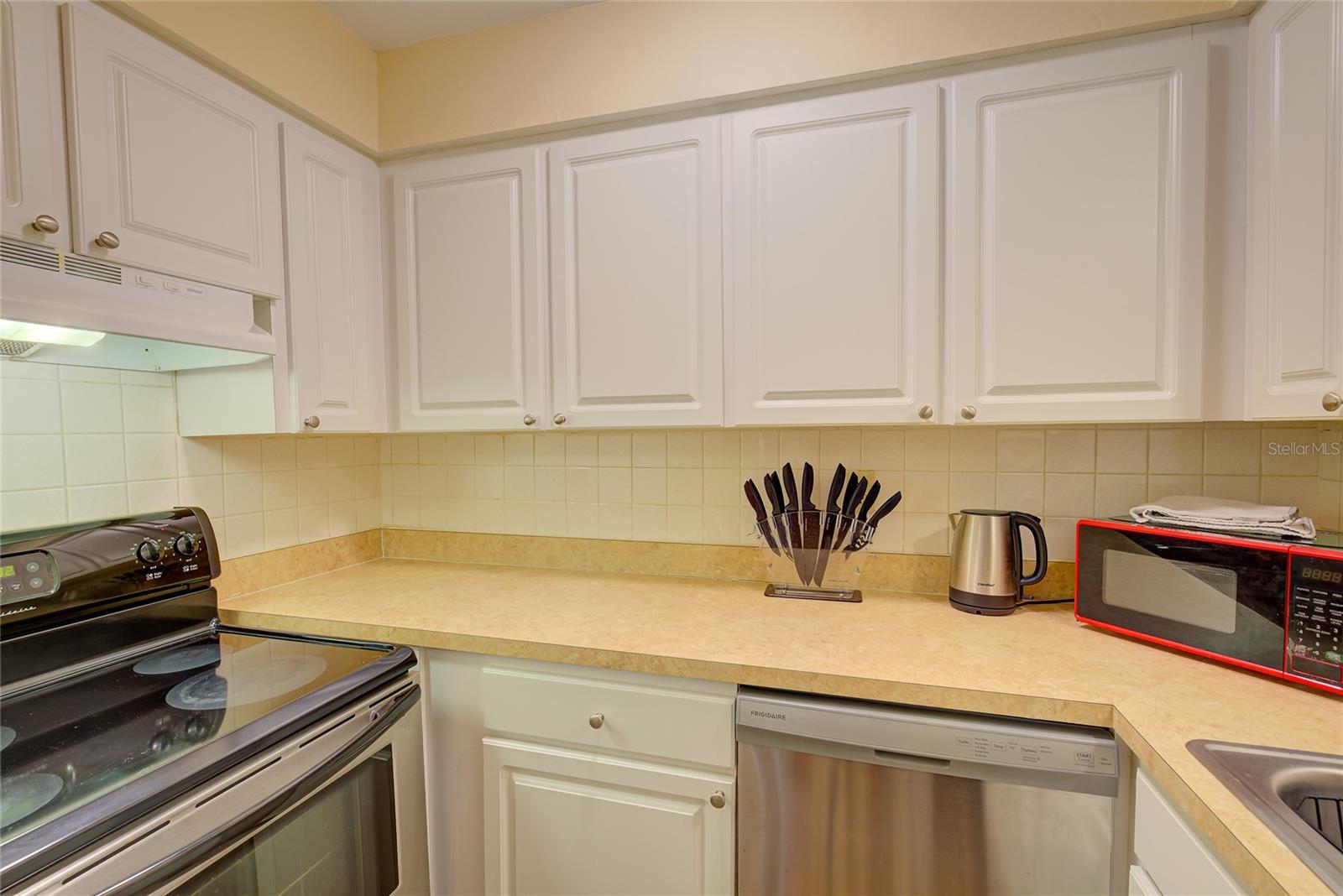 Image 4 of 22 For 501 Magnolia Avenue 1