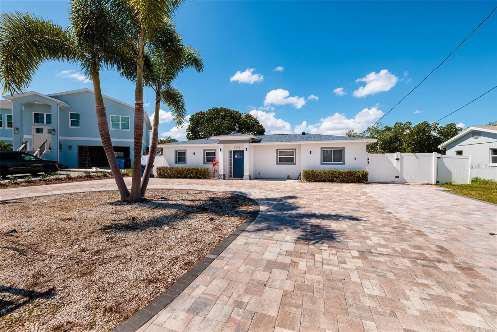 Image 20 of 24 For 9046 Treasure Lane Ne