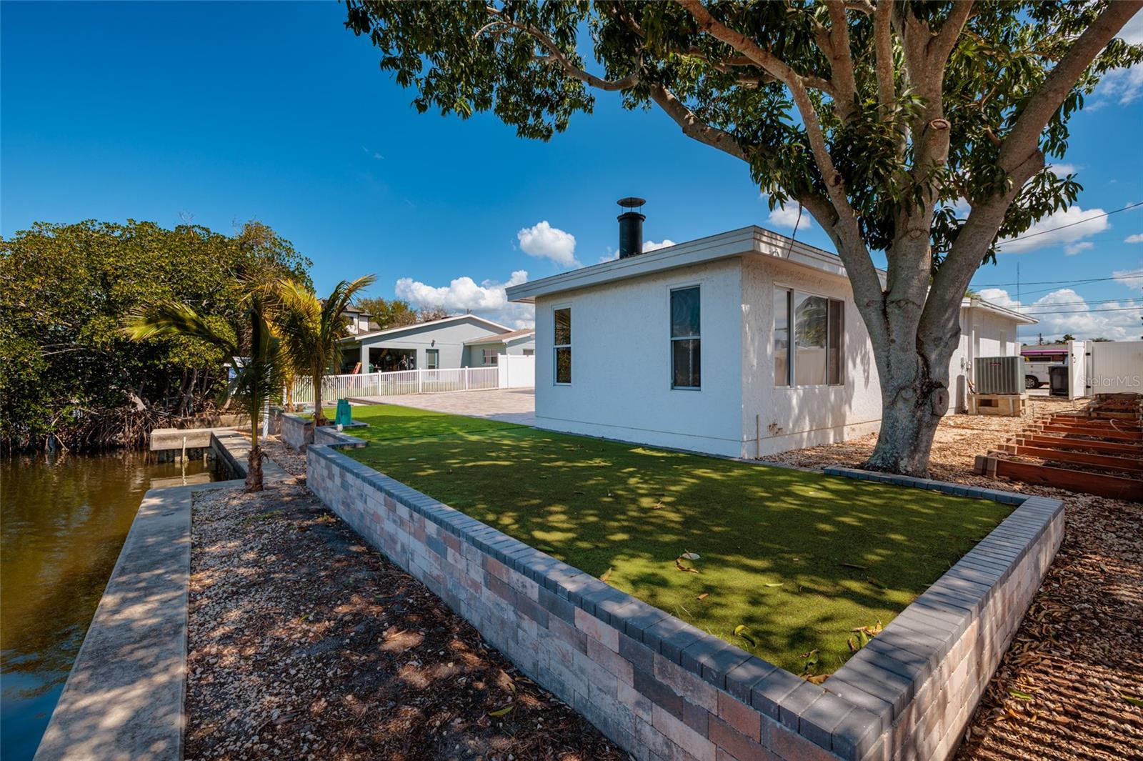 Image 5 of 24 For 9046 Treasure Lane Ne