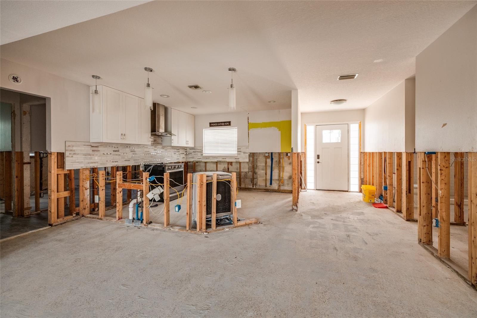 Image 8 of 24 For 9046 Treasure Lane Ne