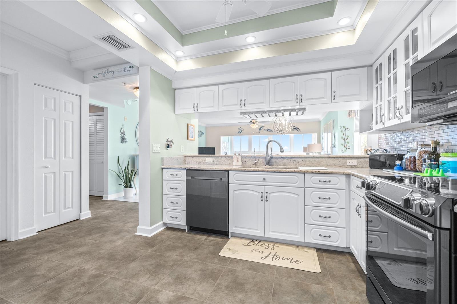 Image 14 of 40 For 6399 Shoreline Drive 4206