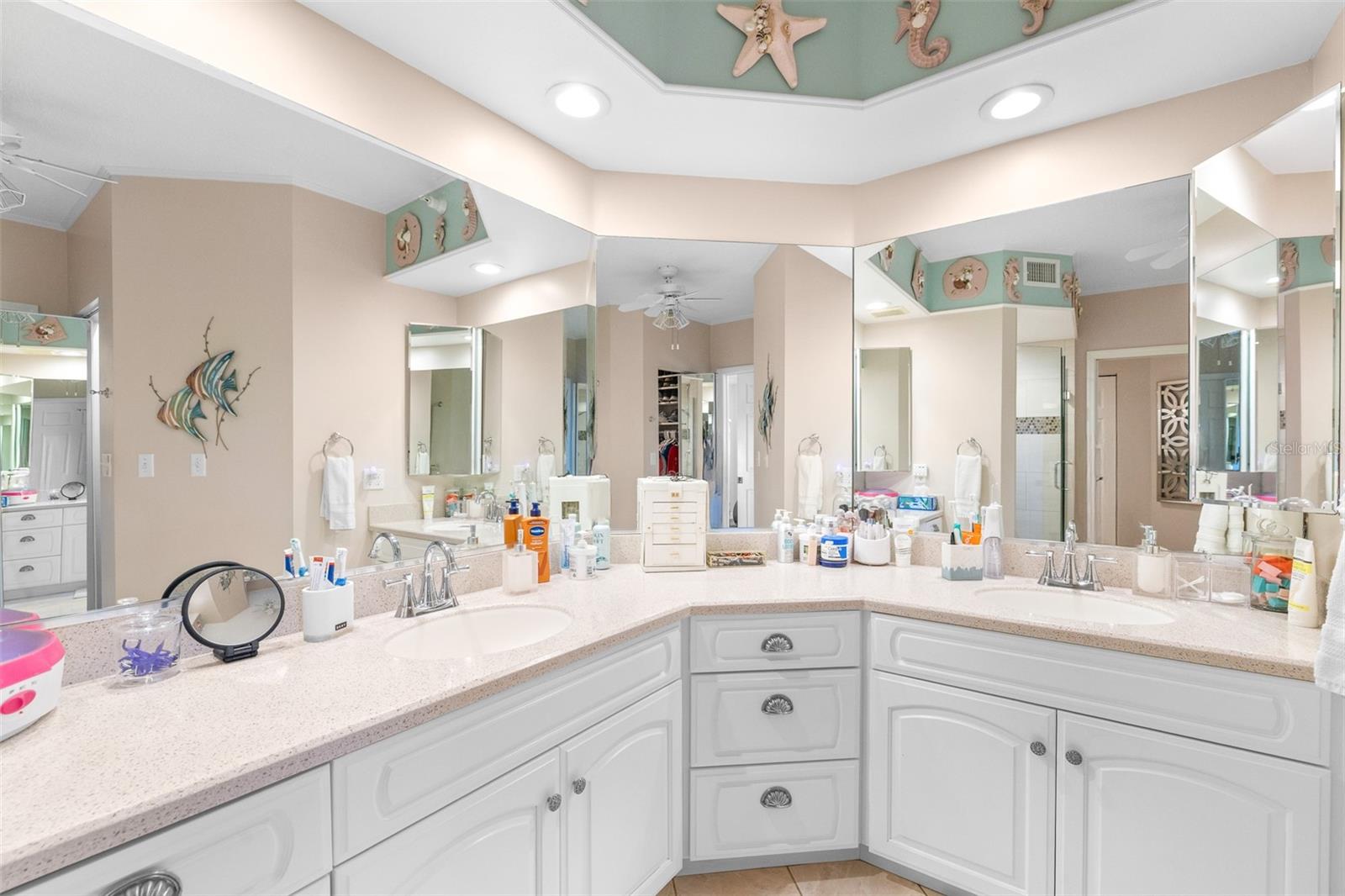 Image 17 of 40 For 6399 Shoreline Drive 4206