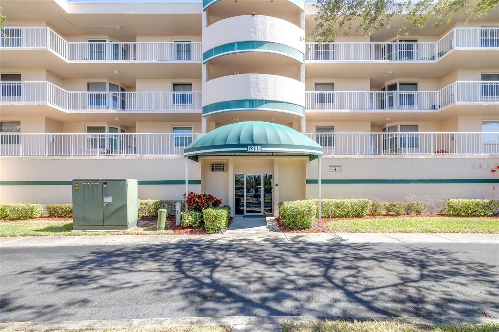 Image 34 of 40 For 6399 Shoreline Drive 4206