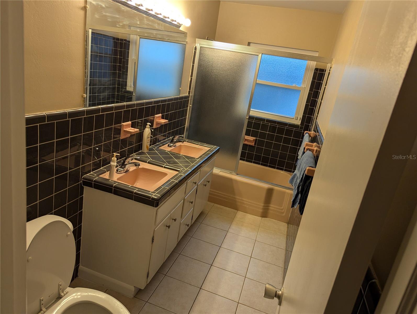 Image 14 of 50 For 6517 Walton Way