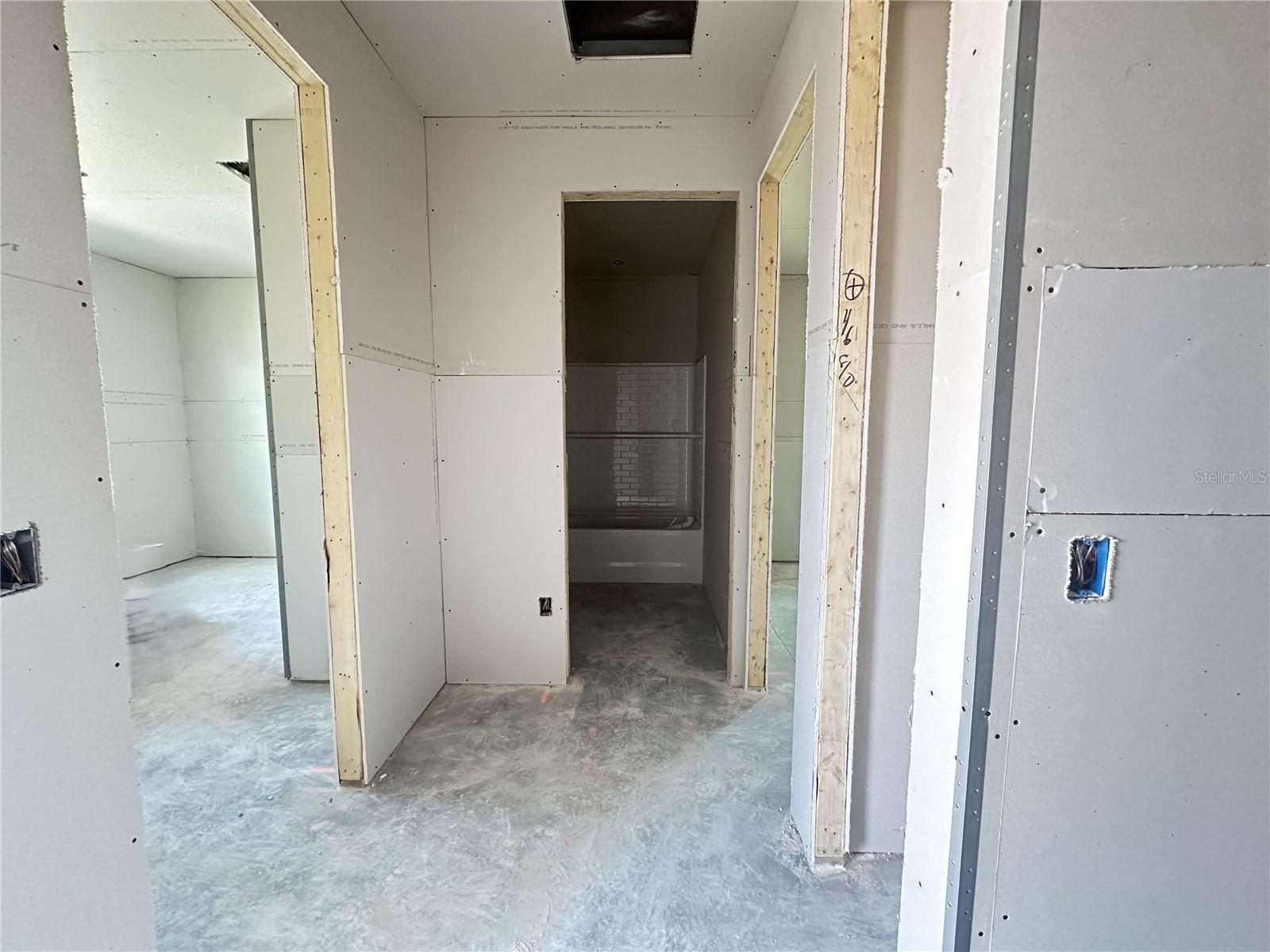 Listing photo id 11 for 5935 Fresh Flora Drive