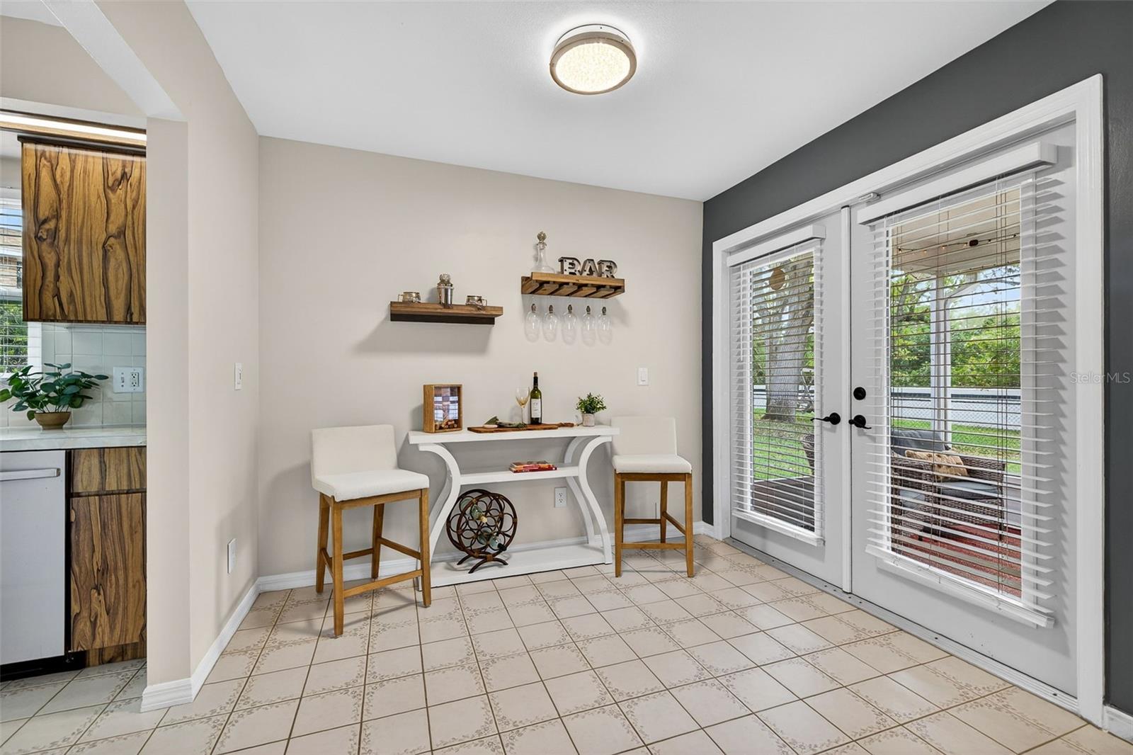 Image 16 of 37 For 1700 Glen Lakes Boulevard N