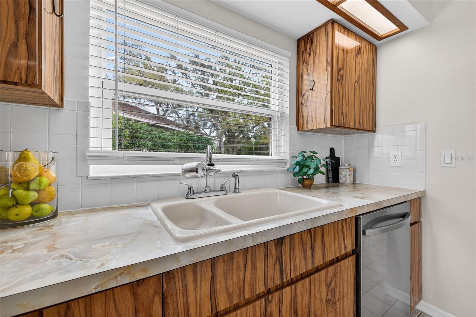 Image 24 of 37 For 1700 Glen Lakes Boulevard N