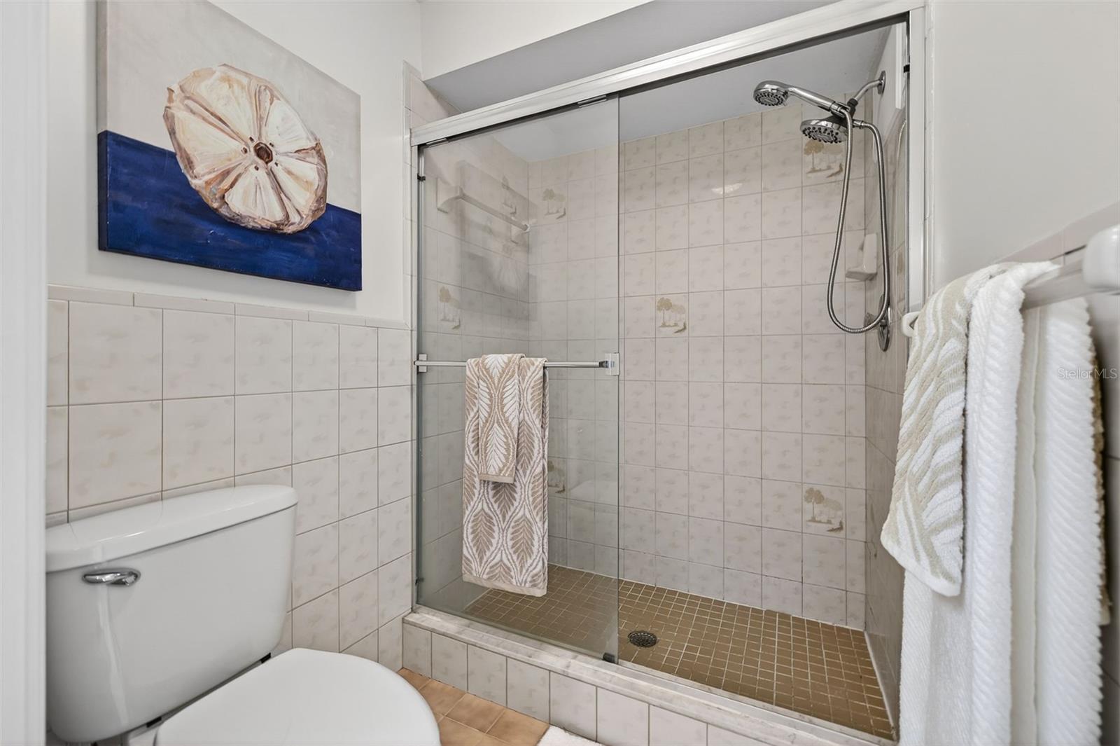 Image 28 of 37 For 1700 Glen Lakes Boulevard N