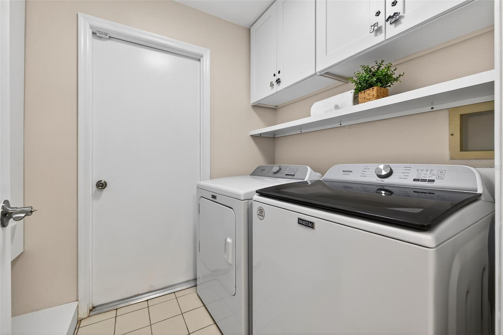 Image 29 of 37 For 1700 Glen Lakes Boulevard N