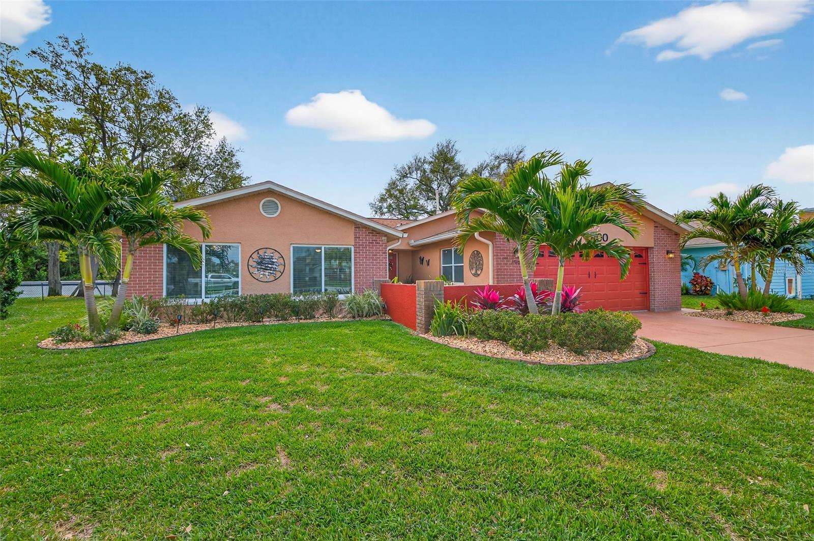 Image 3 of 37 For 1700 Glen Lakes Boulevard N