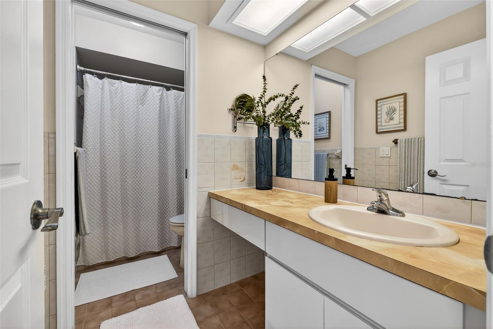 Image 31 of 37 For 1700 Glen Lakes Boulevard N