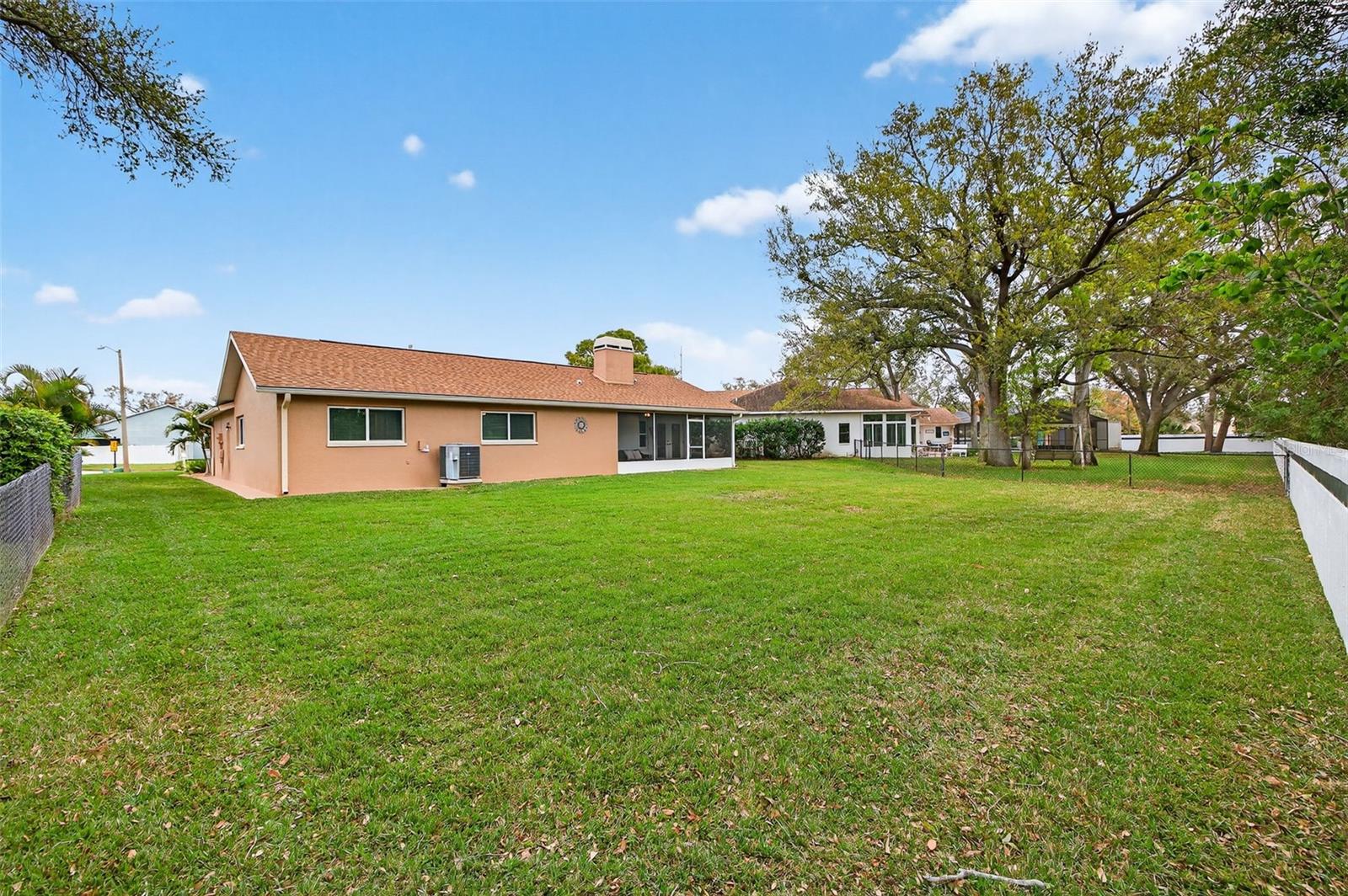 Image 34 of 37 For 1700 Glen Lakes Boulevard N