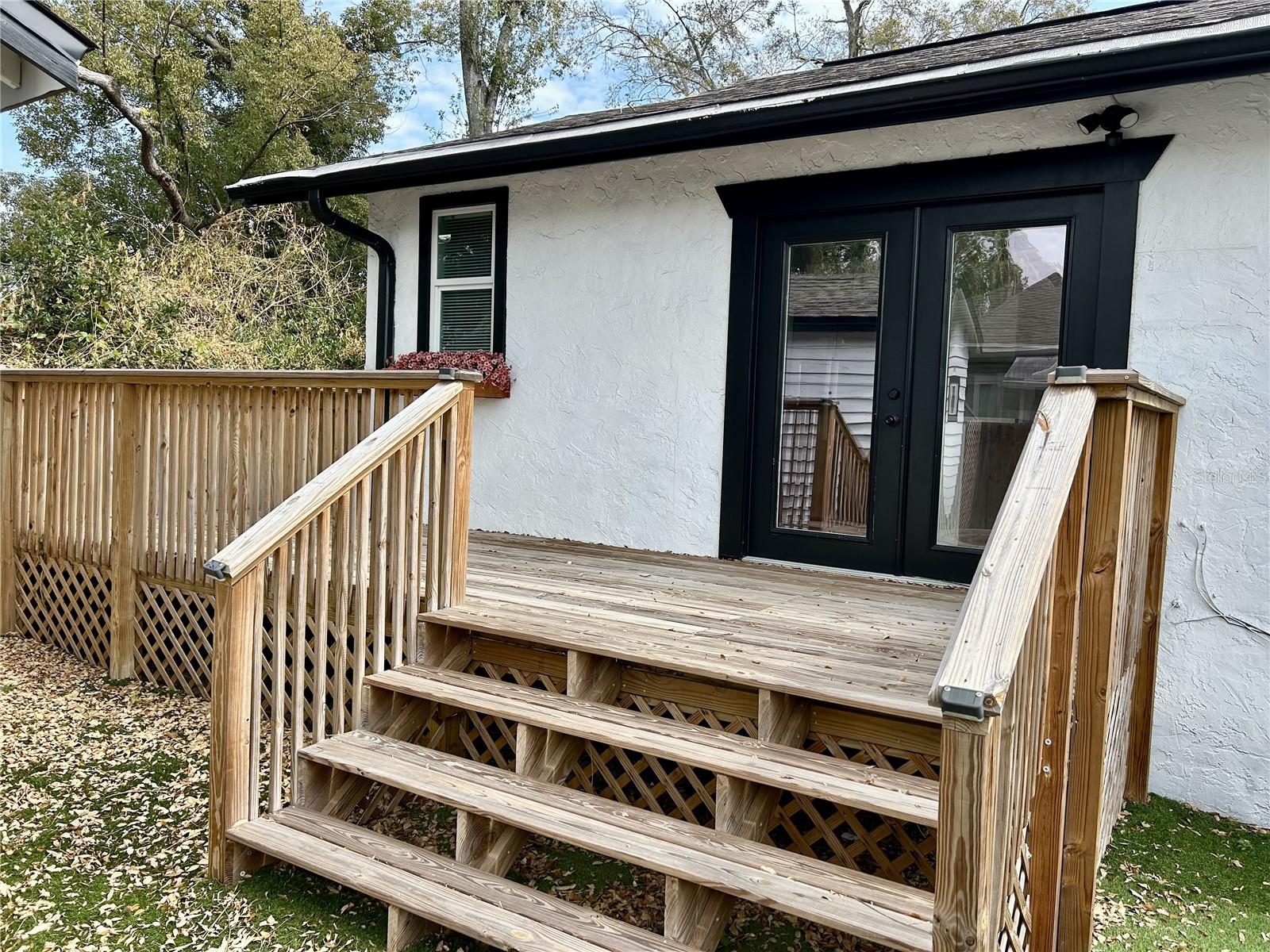 Image 15 of 16 For 706 Flora Street