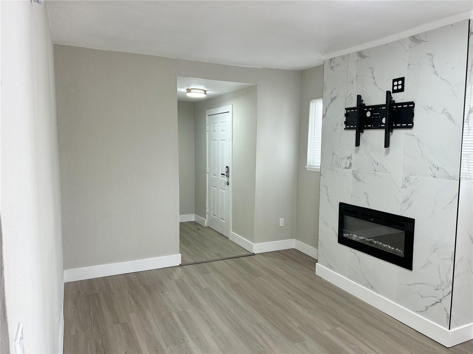 Image 6 of 16 For 706 Flora Street