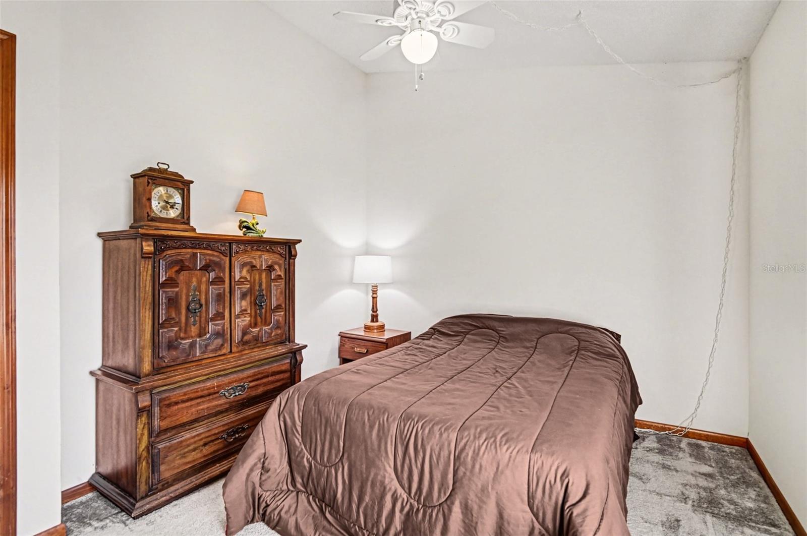 Image 21 of 43 For 1014 Cox Court