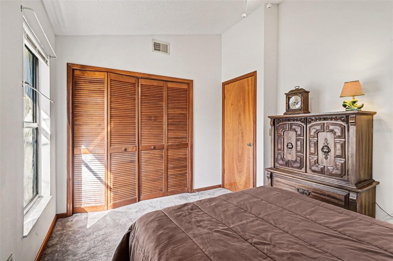 Image 22 of 43 For 1014 Cox Court