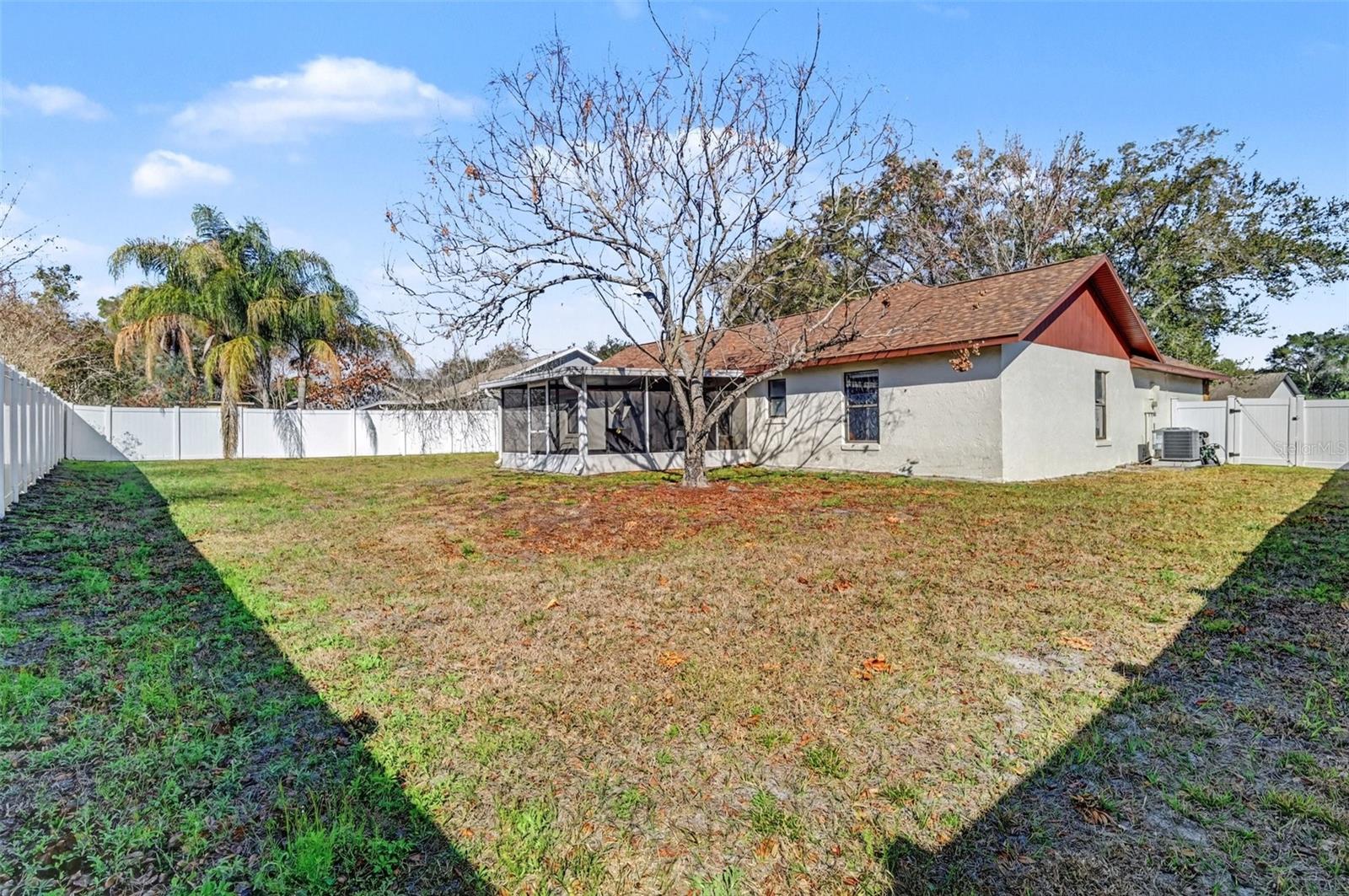 Image 28 of 43 For 1014 Cox Court