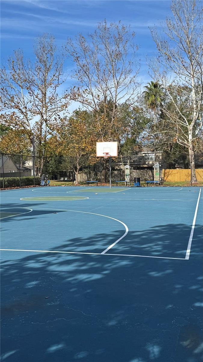 Image 37 of 43 For 1014 Cox Court