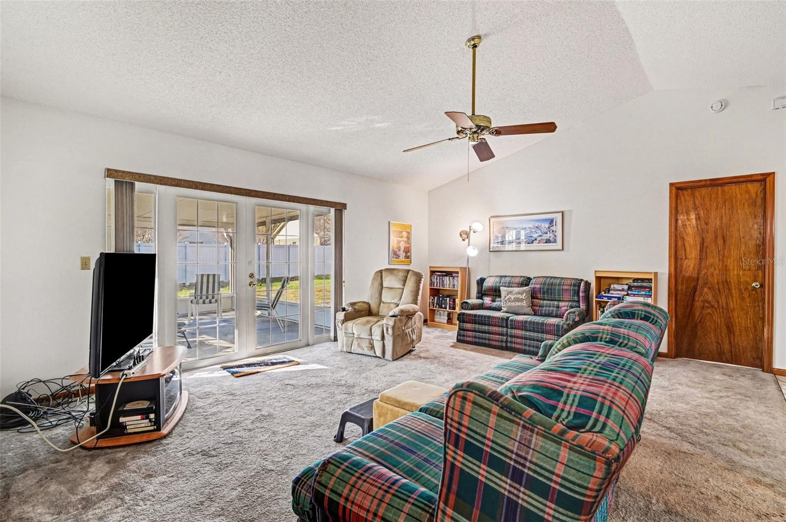 Image 7 of 43 For 1014 Cox Court