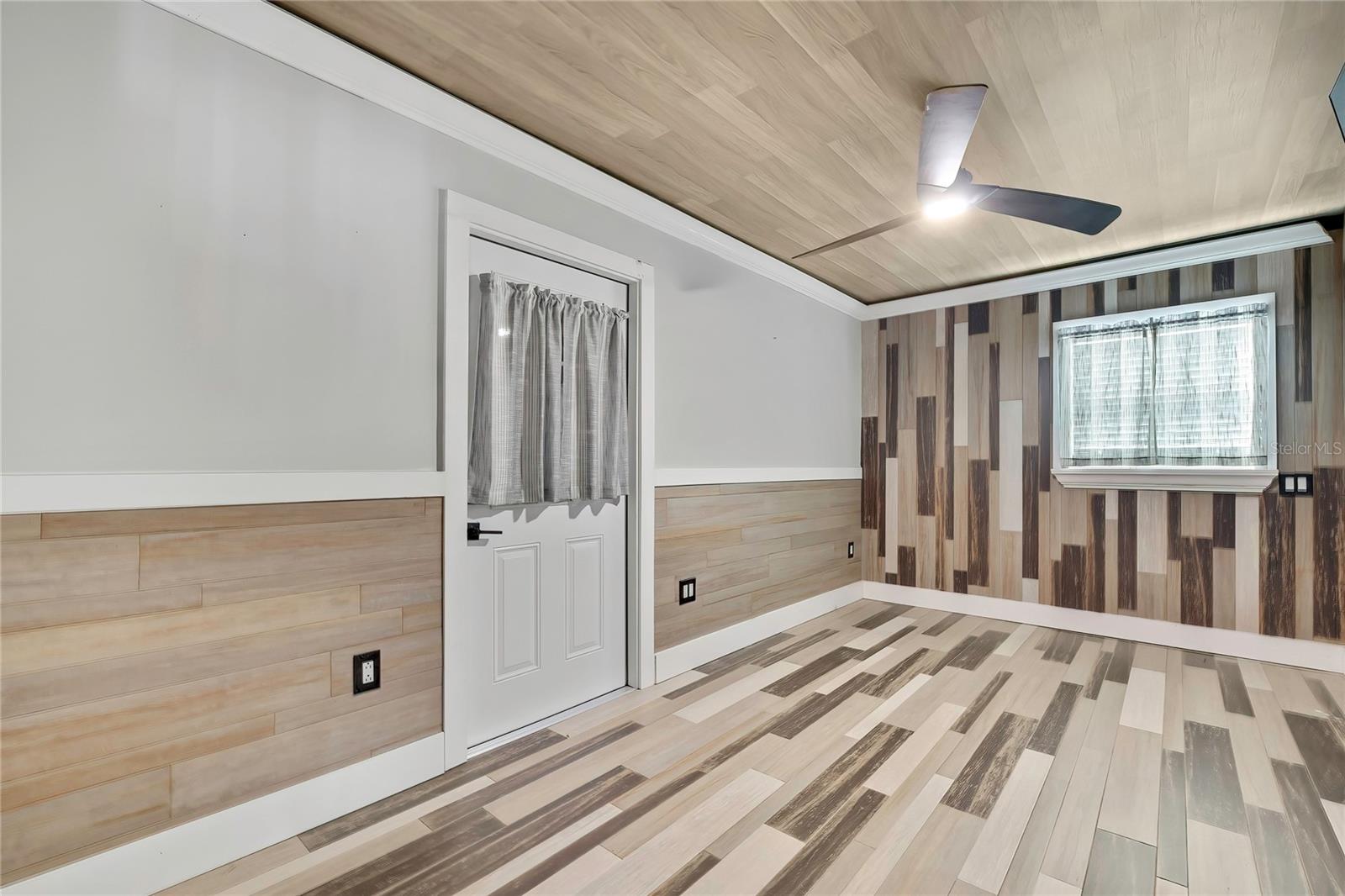 Image 13 of 28 For 6799 Oaklawn Street