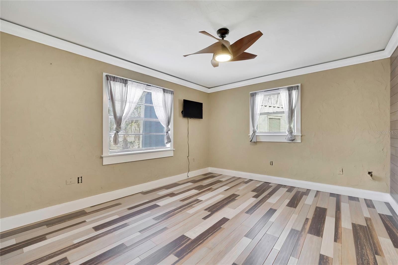 Image 14 of 28 For 6799 Oaklawn Street