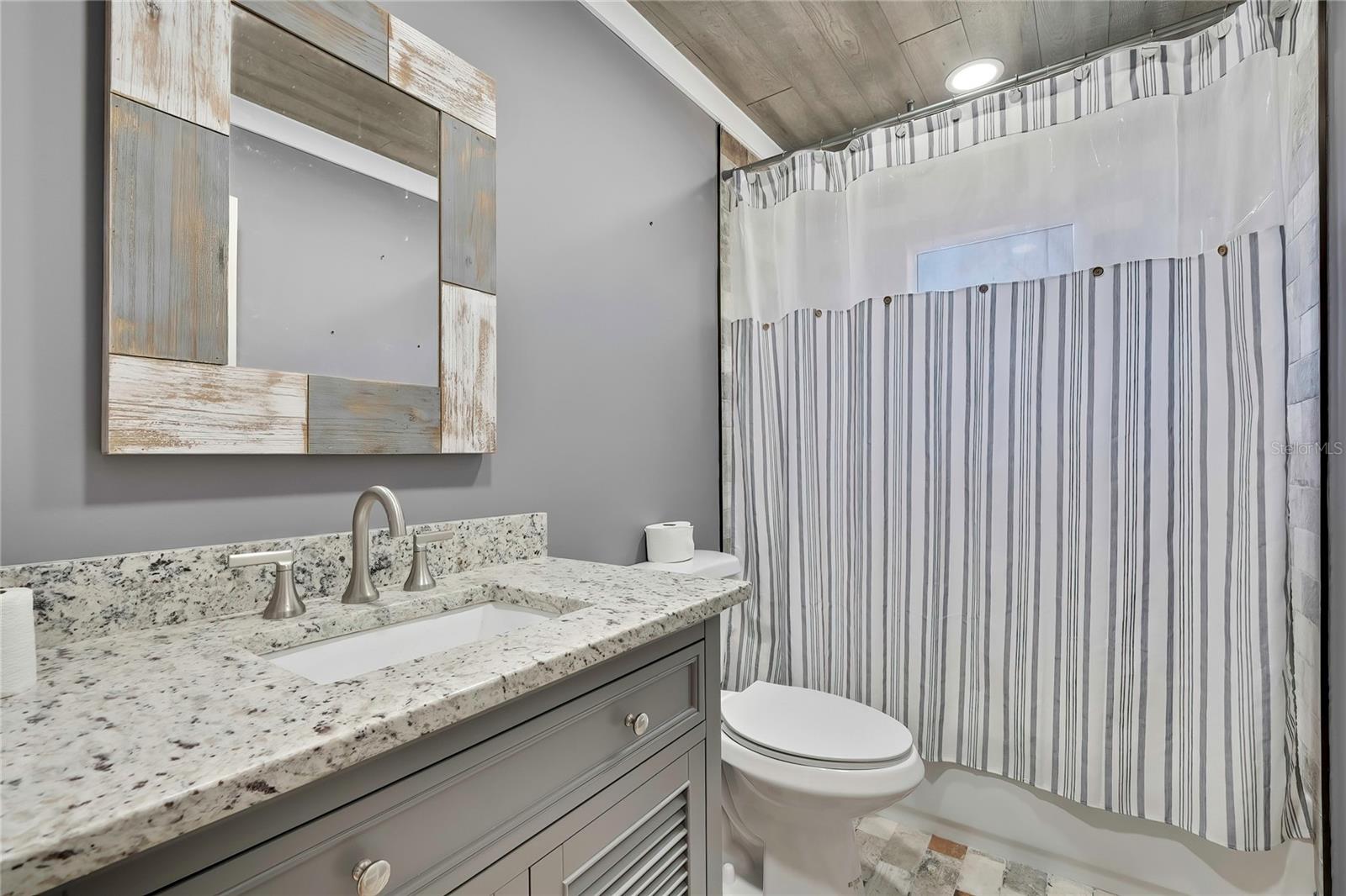 Image 18 of 28 For 6799 Oaklawn Street