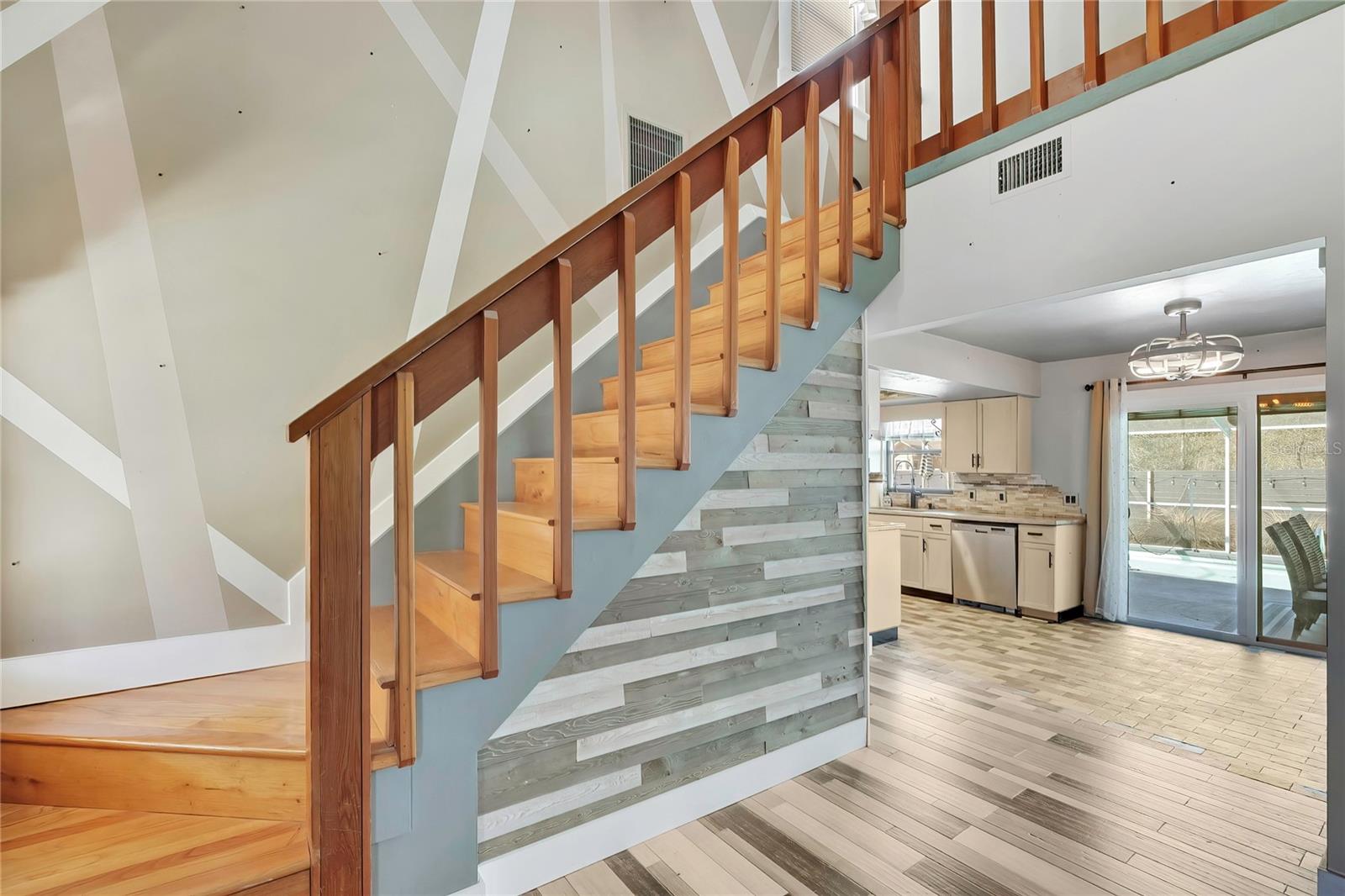 Image 5 of 28 For 6799 Oaklawn Street