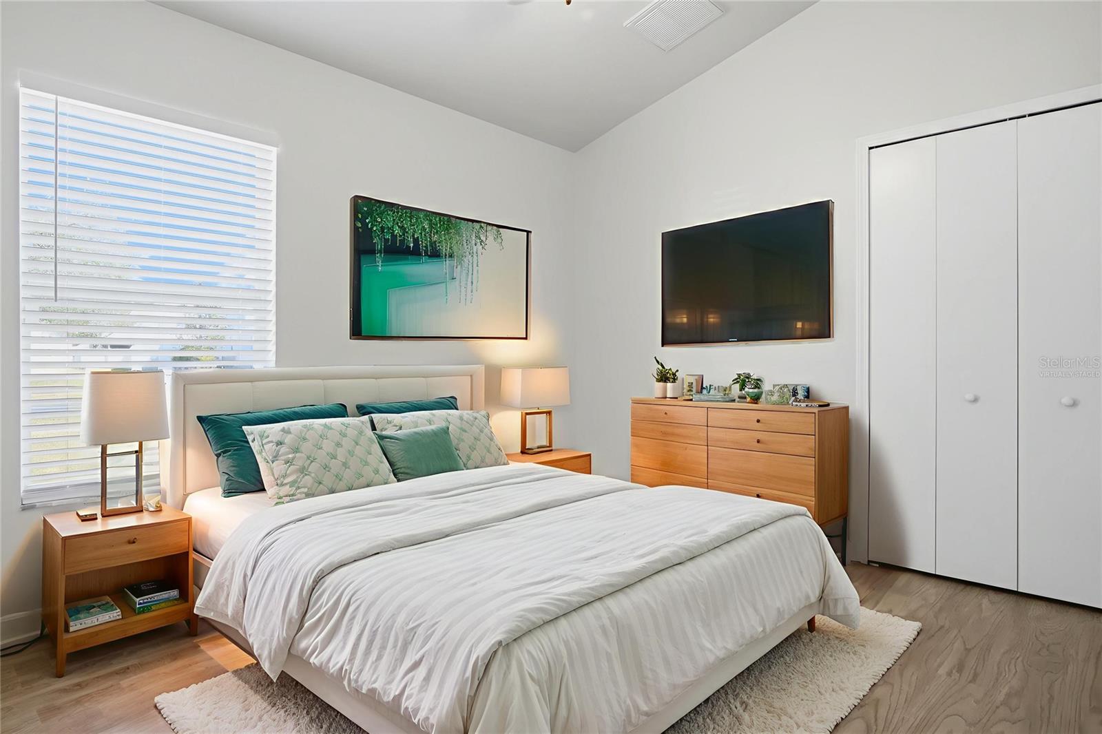 Image 19 of 33 For 13323 Bainbridge Way