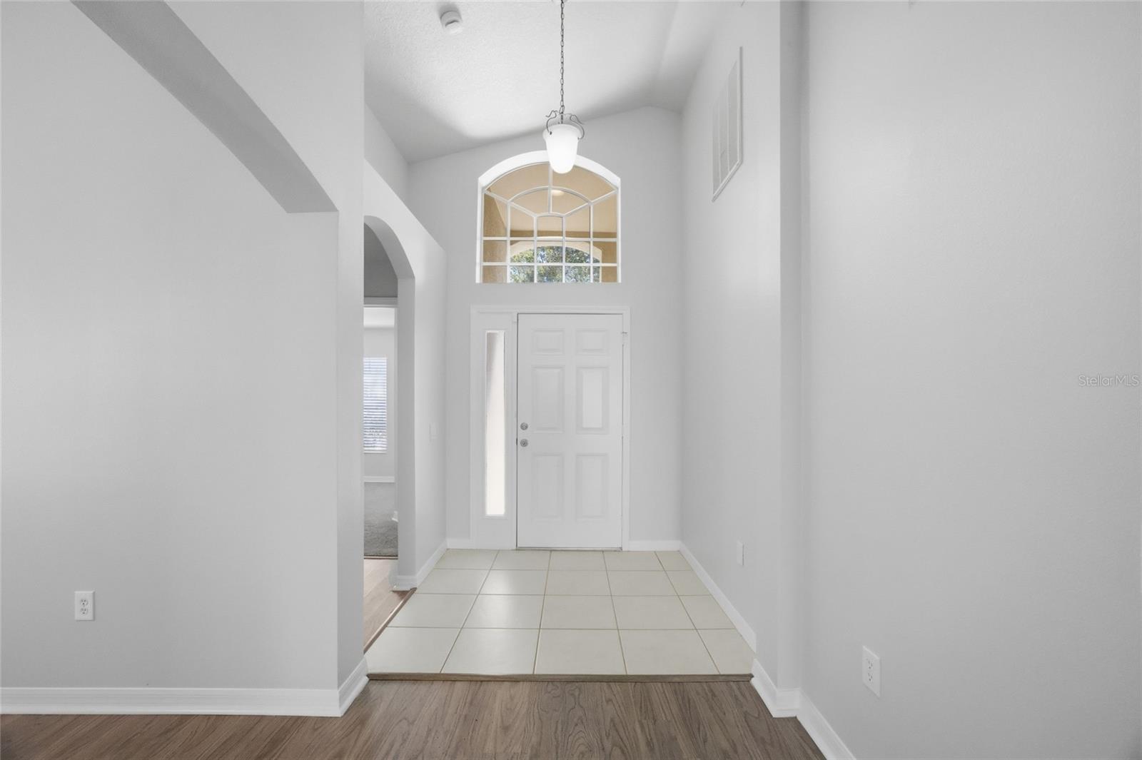 Image 3 of 33 For 13323 Bainbridge Way