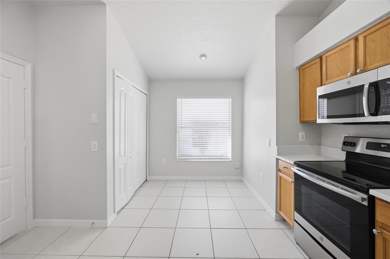 Image 8 of 33 For 13323 Bainbridge Way