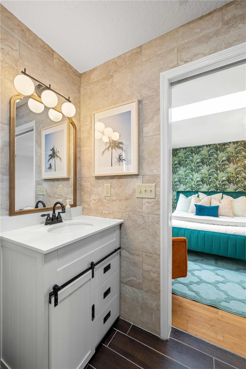 Image 12 of 59 For 2302 Bay Boulevard