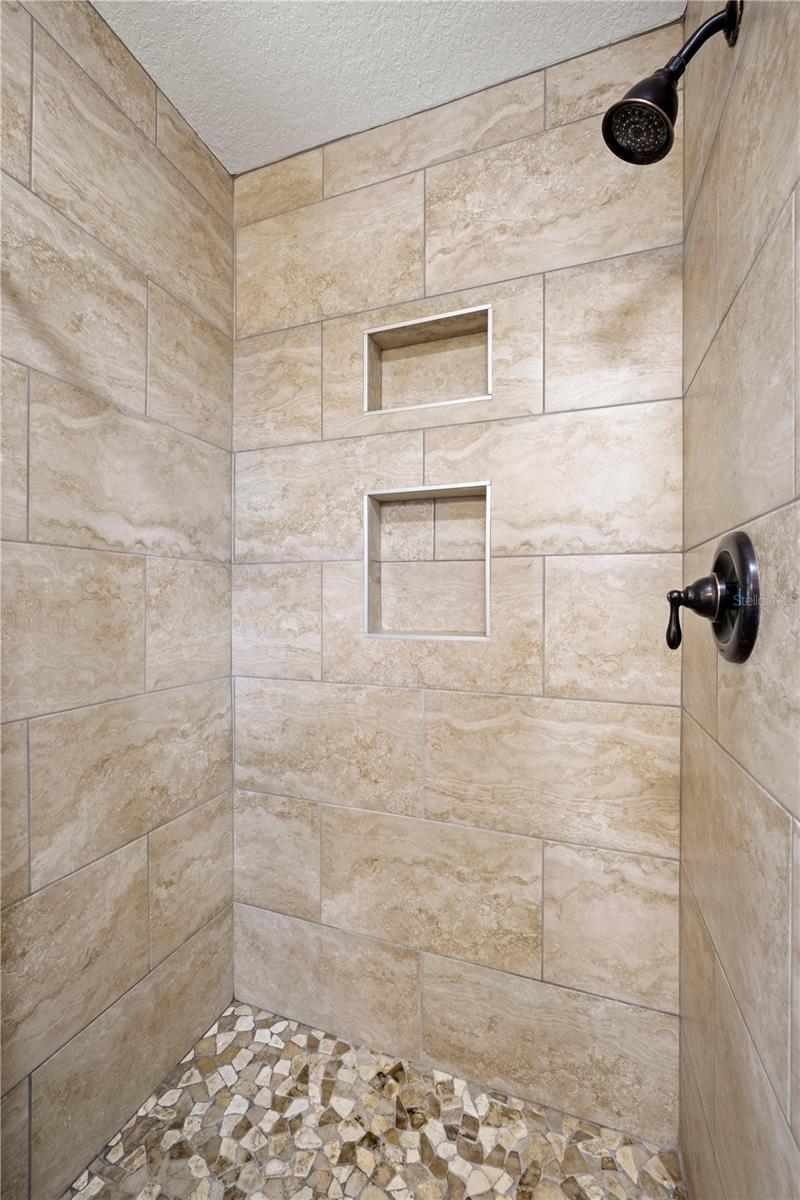 Image 13 of 59 For 2302 Bay Boulevard