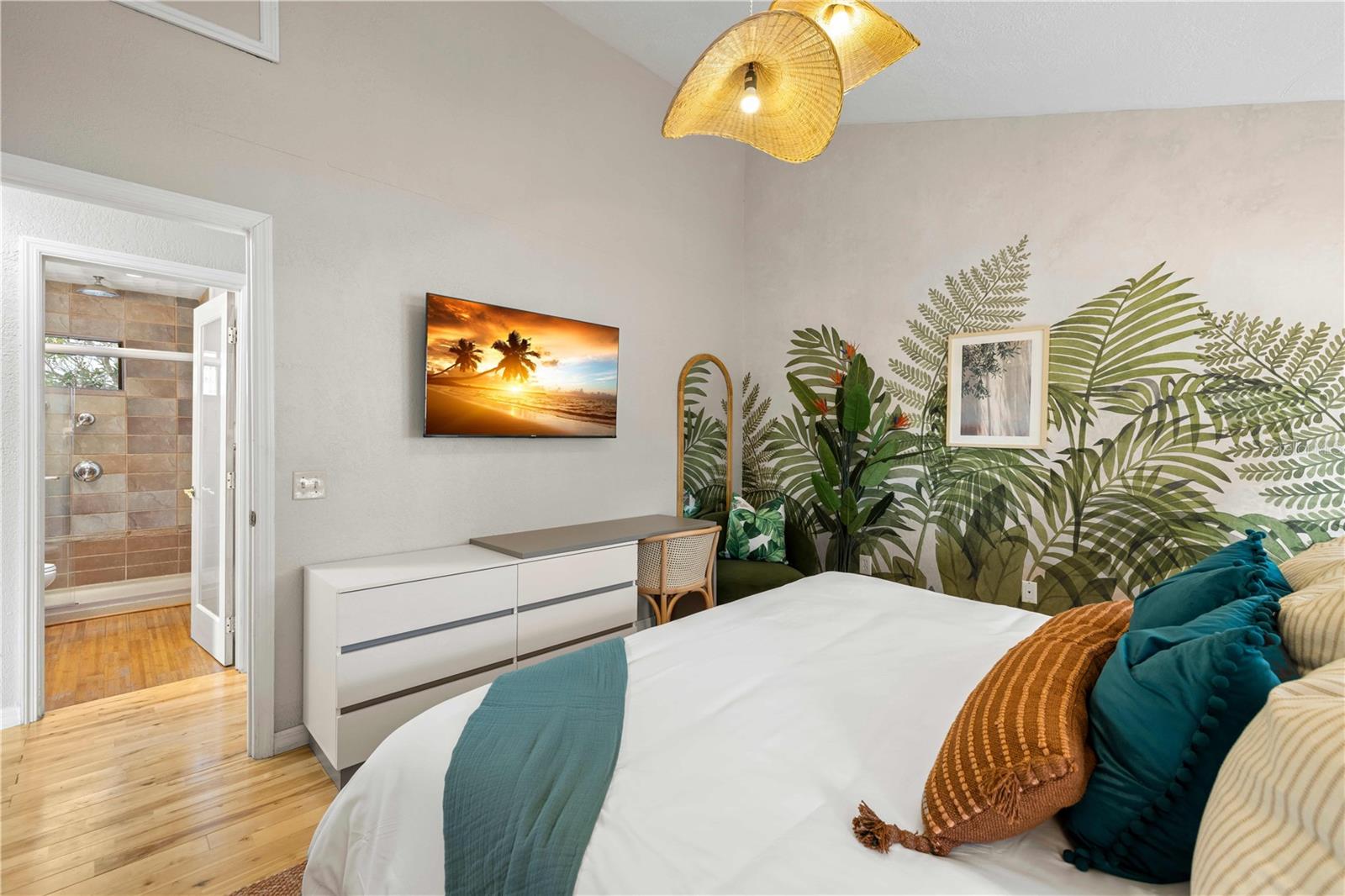 Image 16 of 59 For 2302 Bay Boulevard