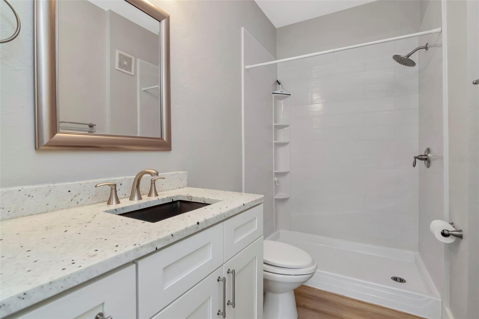 Listing photo id 17 for 9916 Courtney Palms Boulevard 103