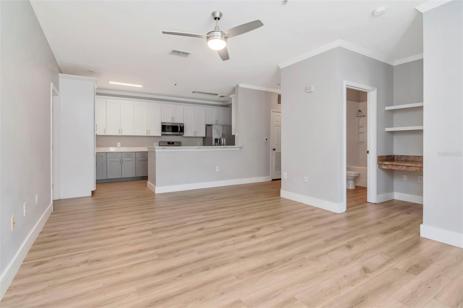 Listing photo id 2 for 9916 Courtney Palms Boulevard 103