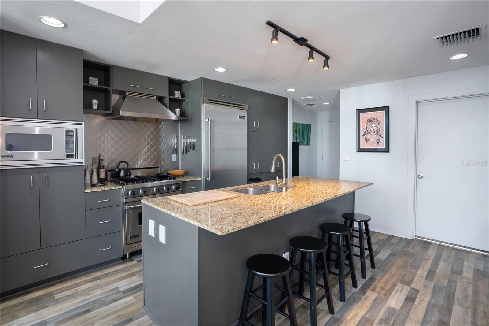 Image 3 of 24 For 1208 Kennedy Boulevard 832