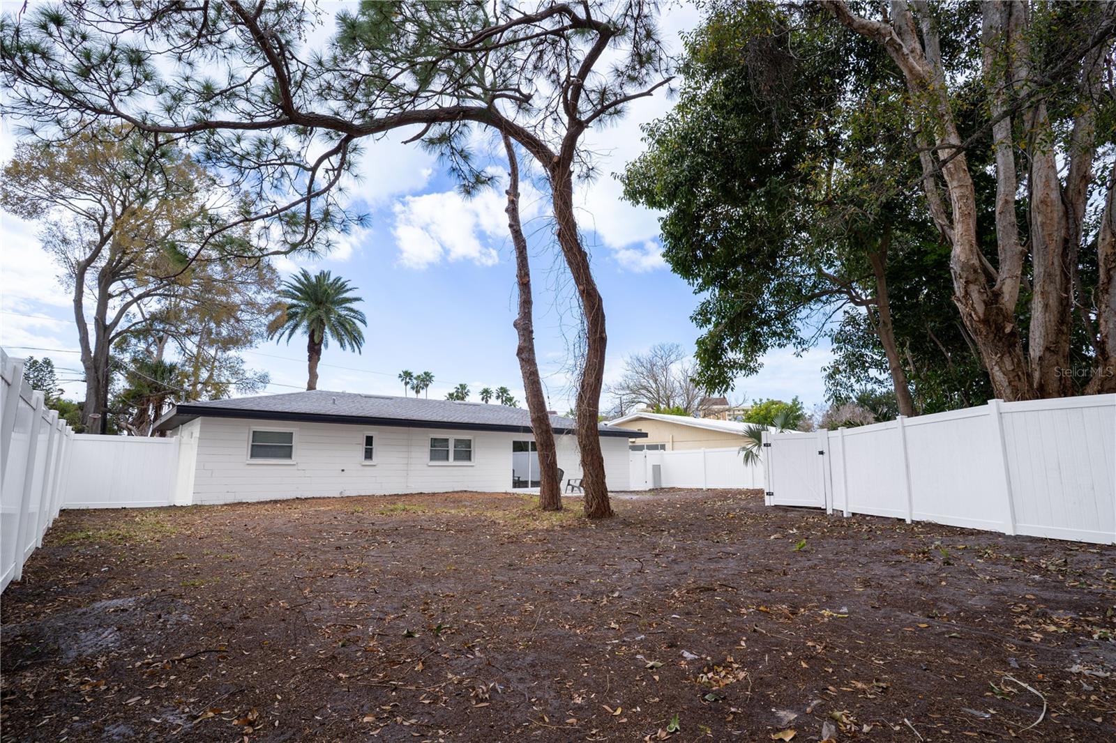 Image 28 of 35 For 11071 Navajo Drive