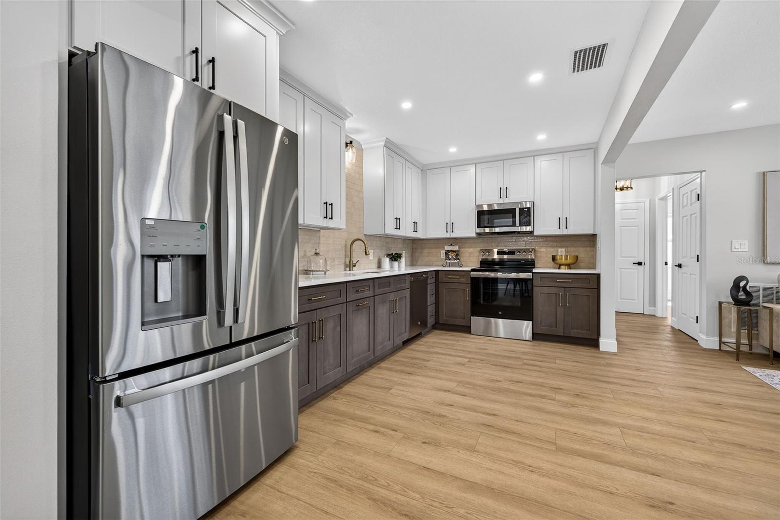 Image 11 of 30 For 3535 Park Street N