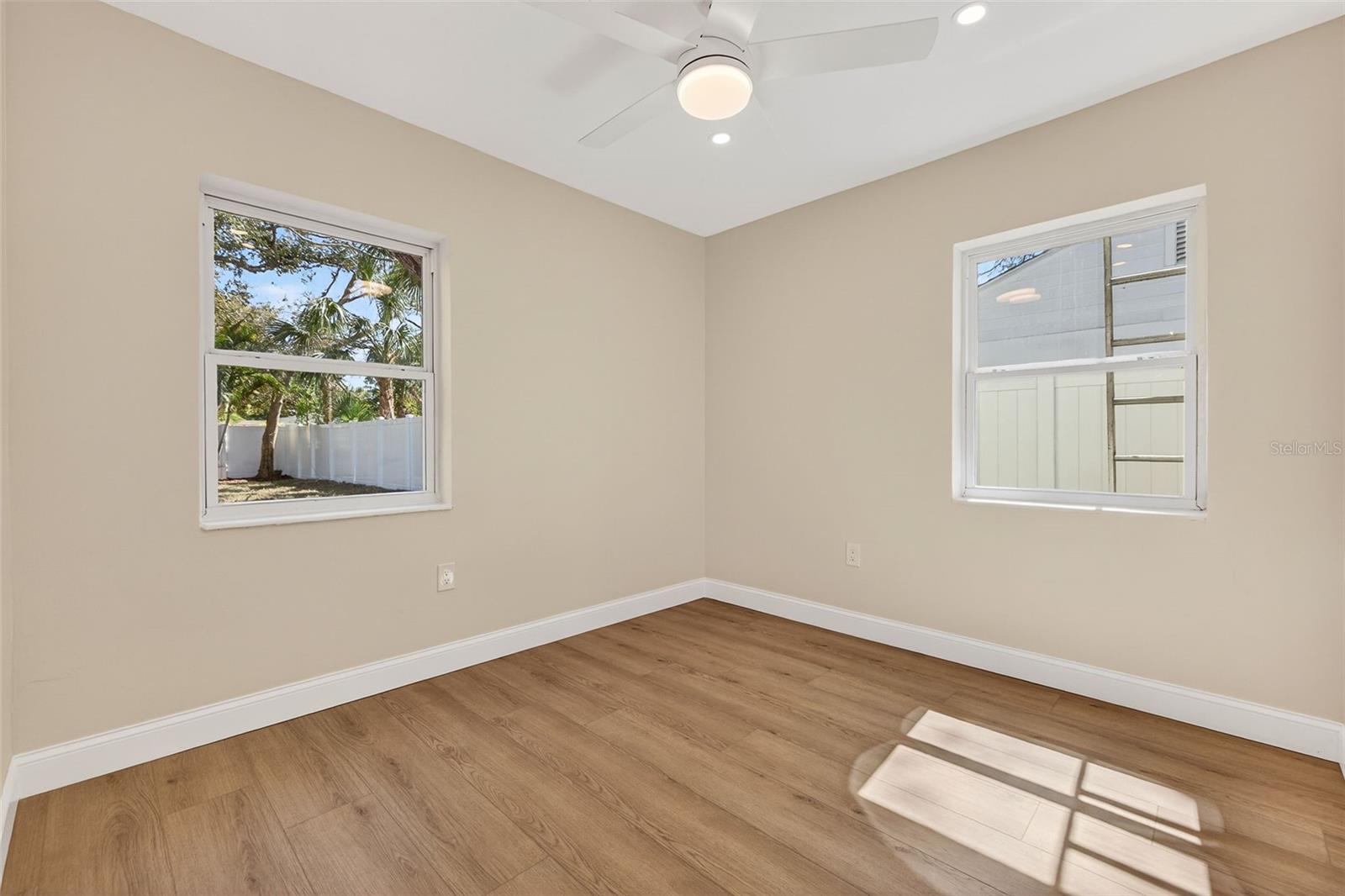 Image 20 of 30 For 3535 Park Street N