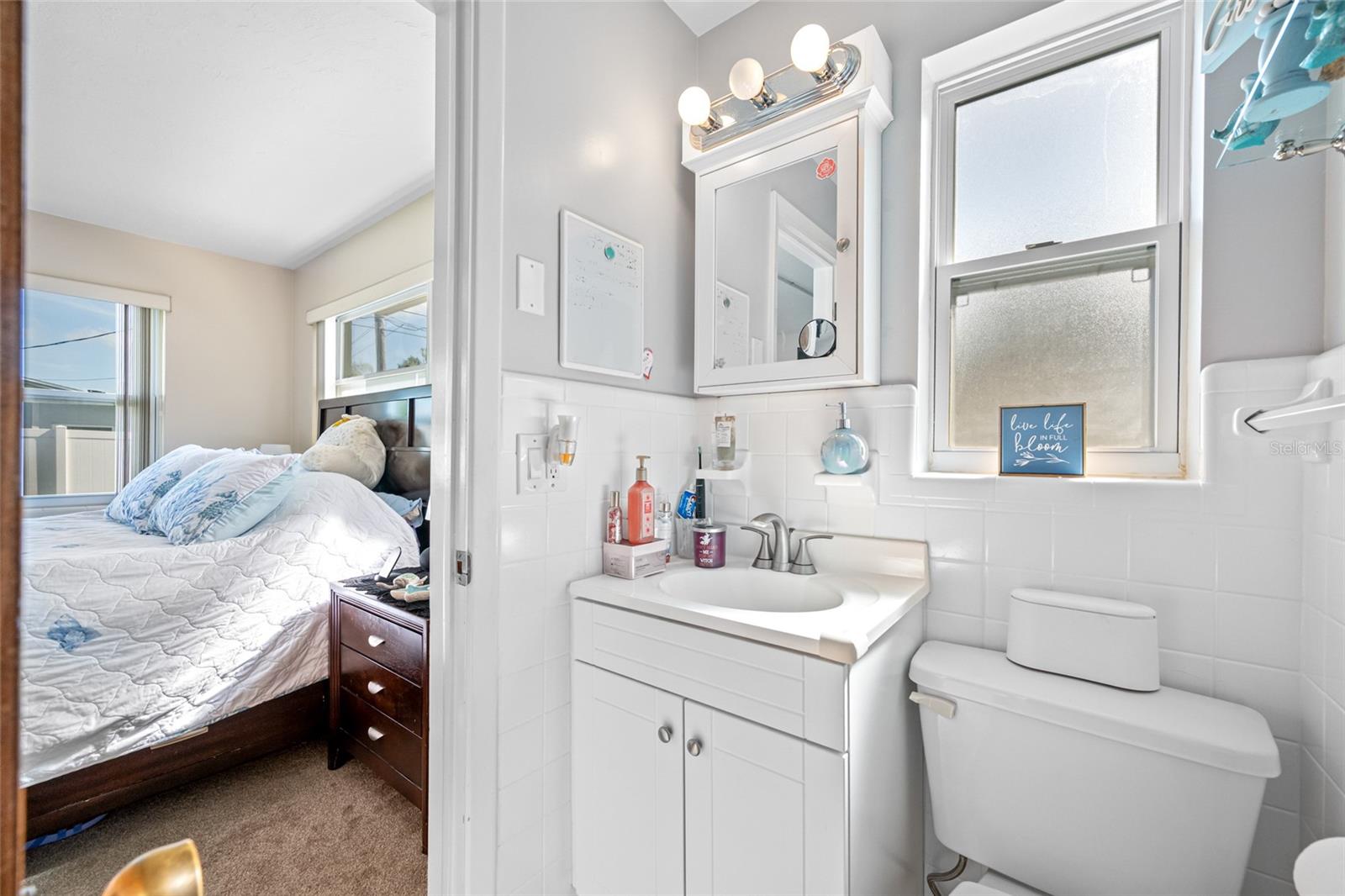 Image 17 of 39 For 14095 Chamberlain Avenue