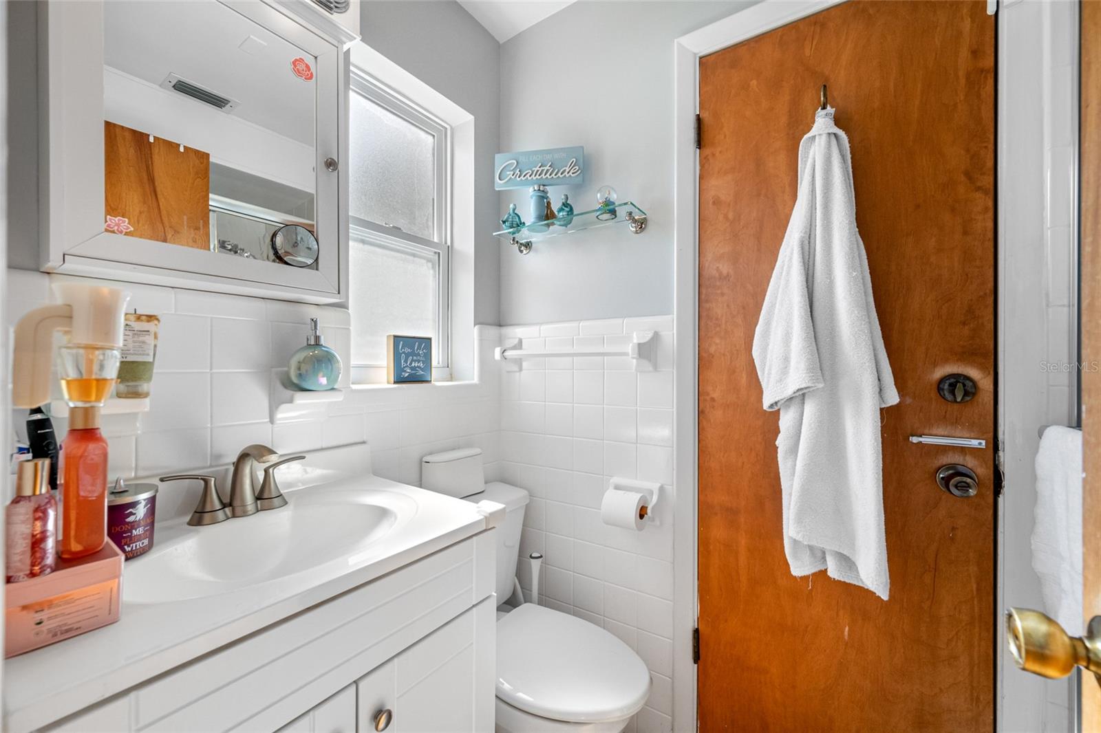 Image 18 of 39 For 14095 Chamberlain Avenue