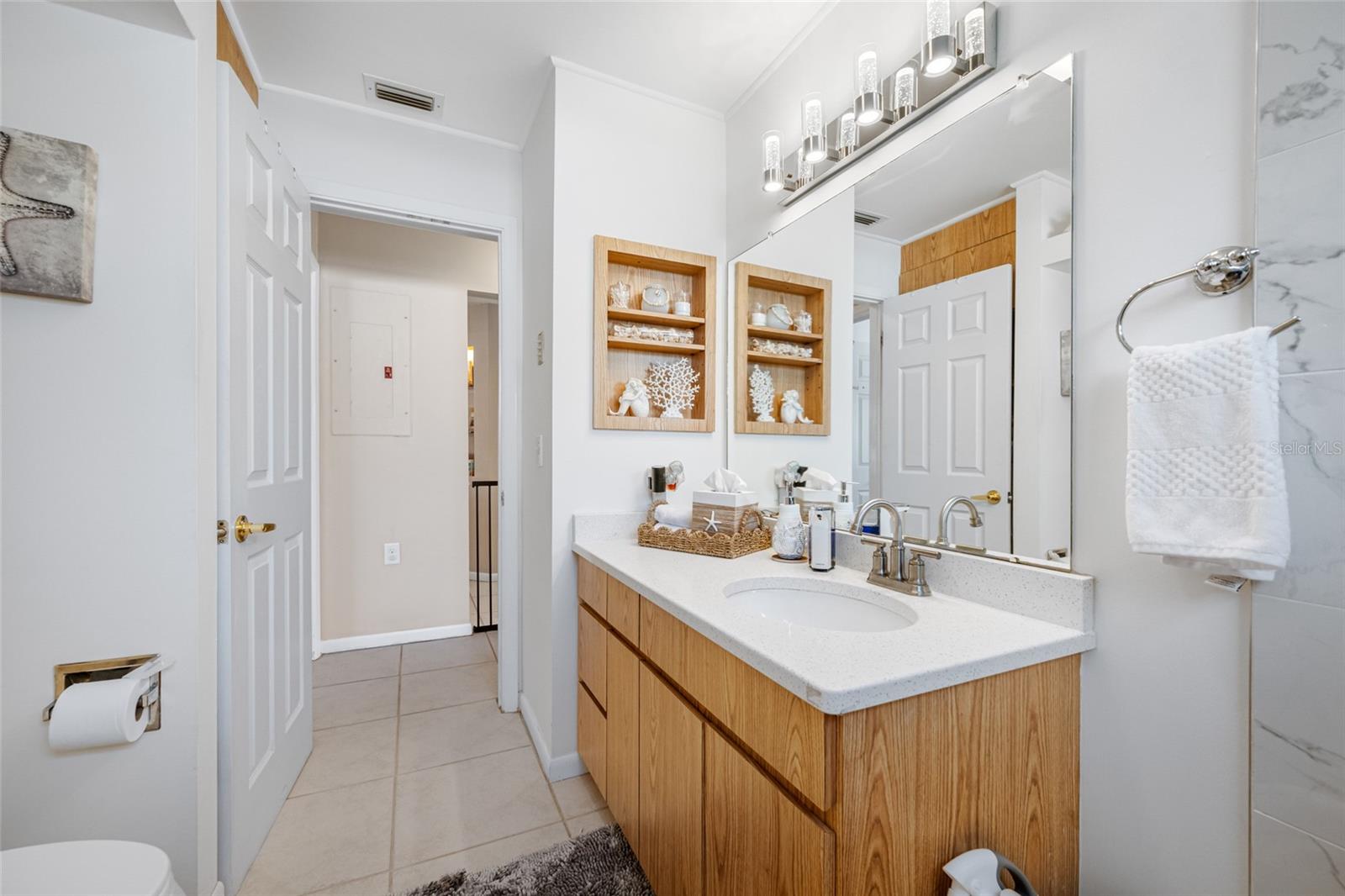 Image 27 of 39 For 14095 Chamberlain Avenue