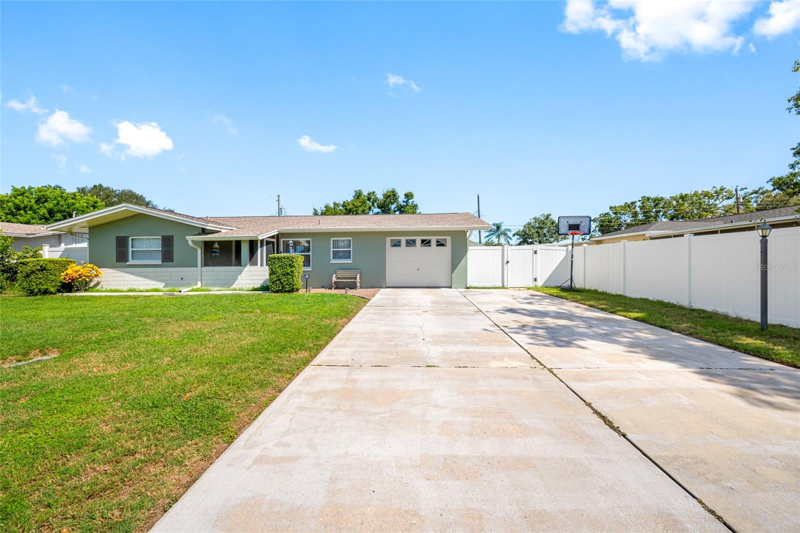 Image 5 of 39 For 14095 Chamberlain Avenue