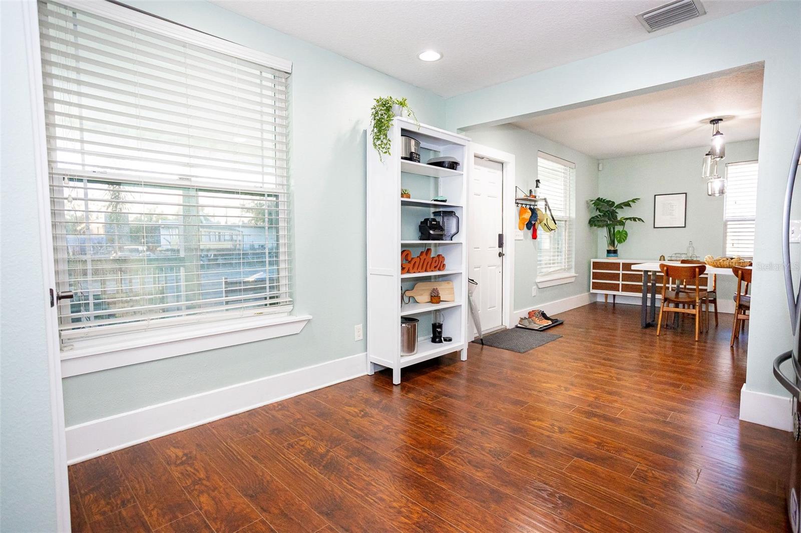 Image 11 of 67 For 3909 Tampa Street