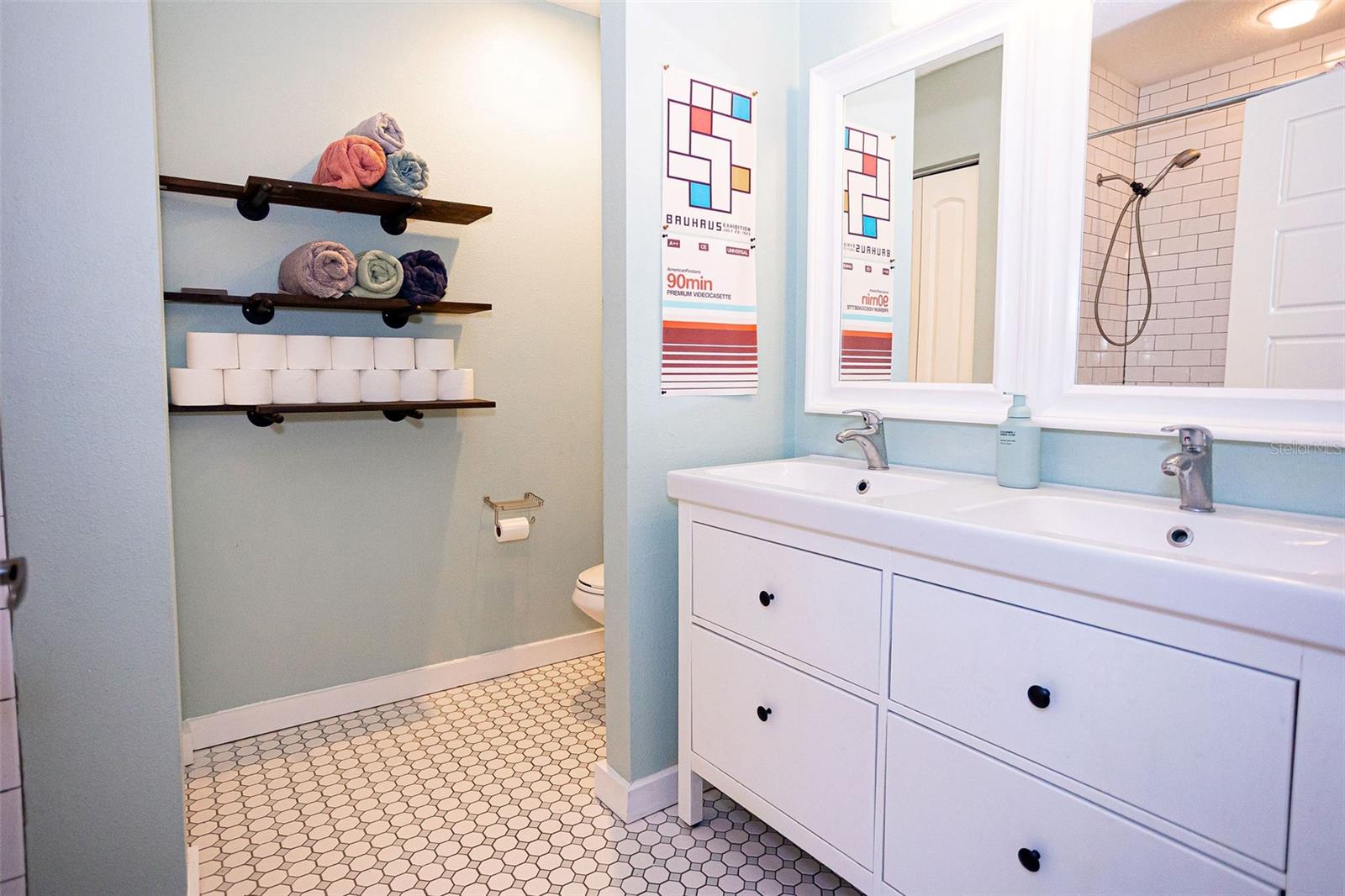 Image 28 of 67 For 3909 Tampa Street