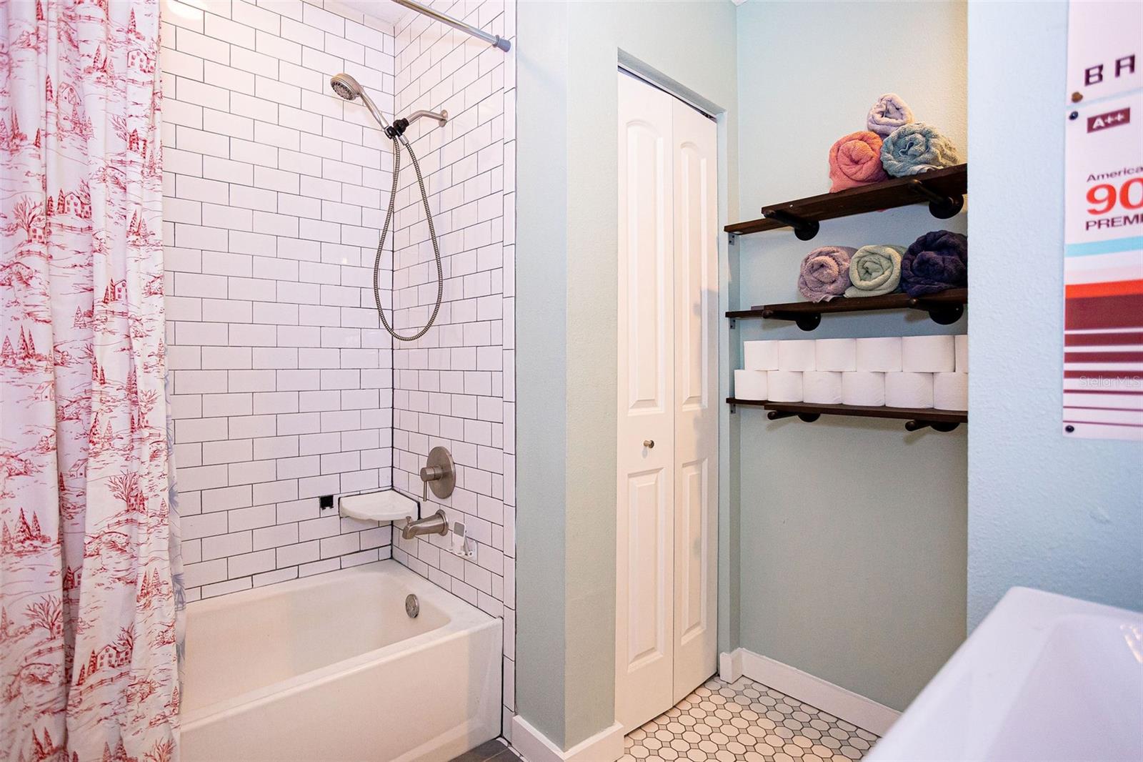 Image 30 of 67 For 3909 Tampa Street