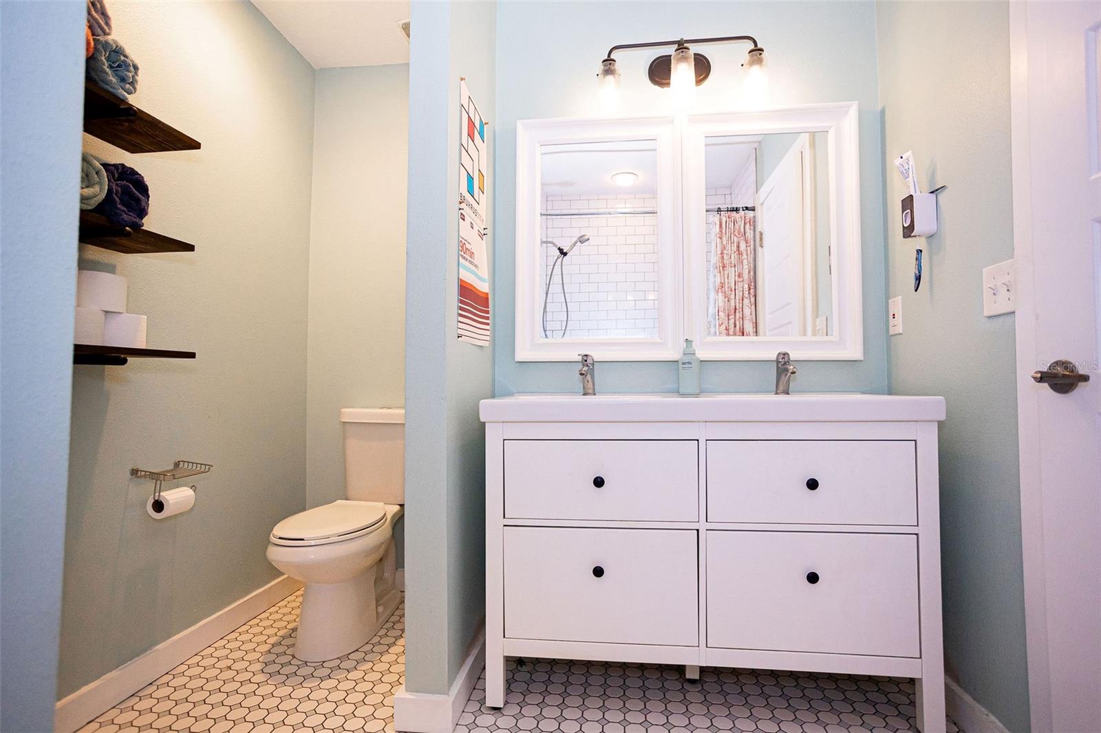 Image 32 of 67 For 3909 Tampa Street