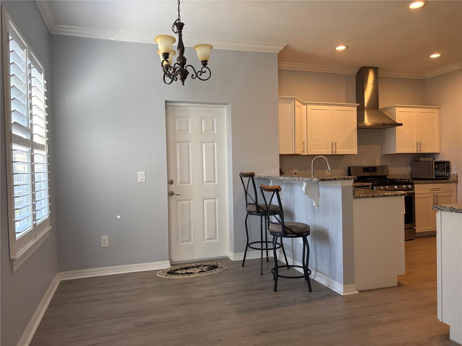 Image 10 of 29 For 2118 Edgewater Circle