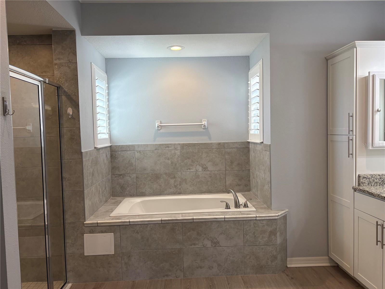 Image 17 of 29 For 2118 Edgewater Circle