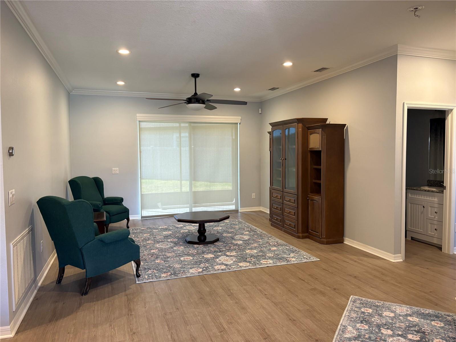 Image 2 of 29 For 2118 Edgewater Circle